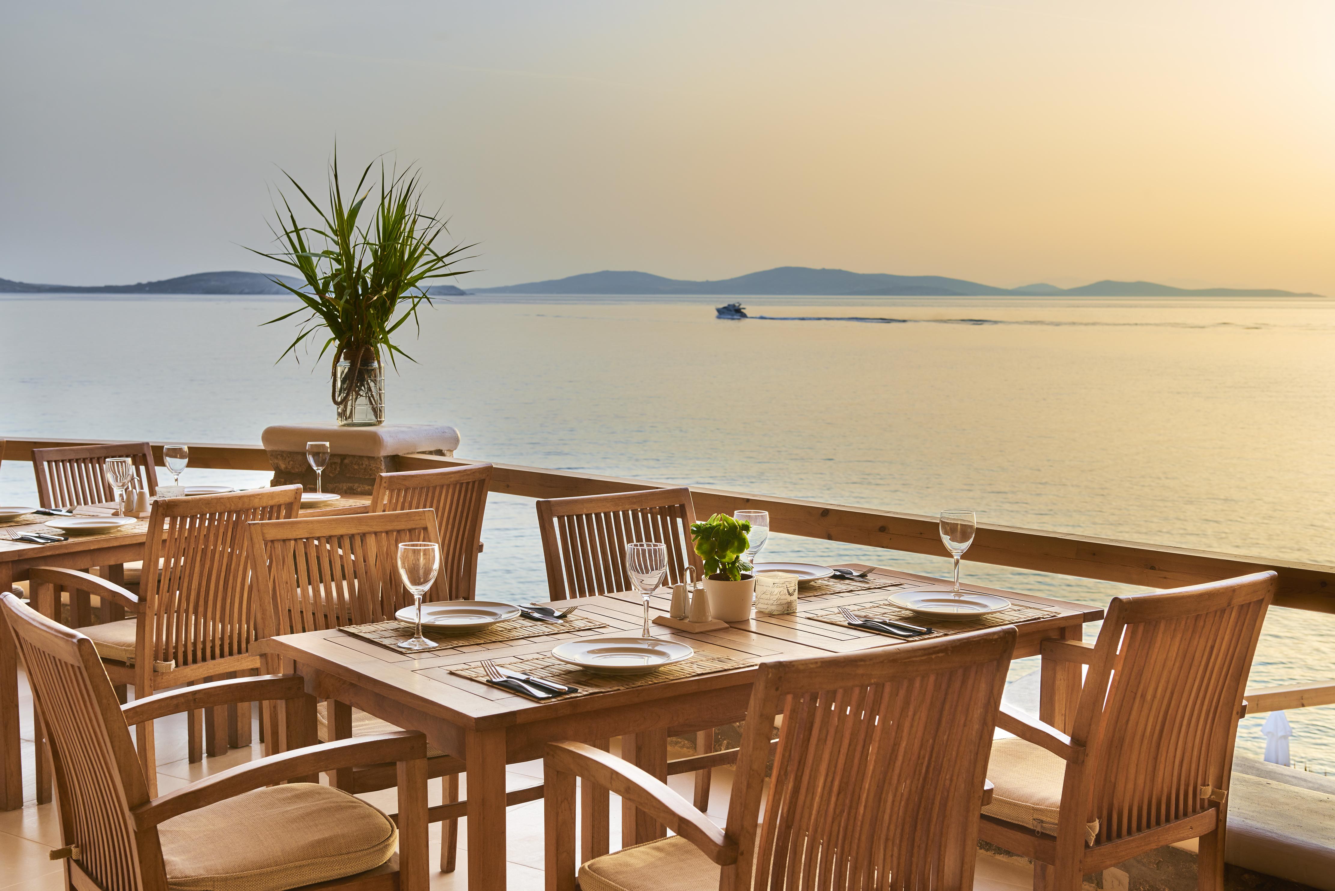 เซนต์จอห์น โฮเต็ล วิลลา แอนด์ สปา Hotel Agios Ioannis Diakoftis ภายนอก รูปภาพ Sunset at the restaurant