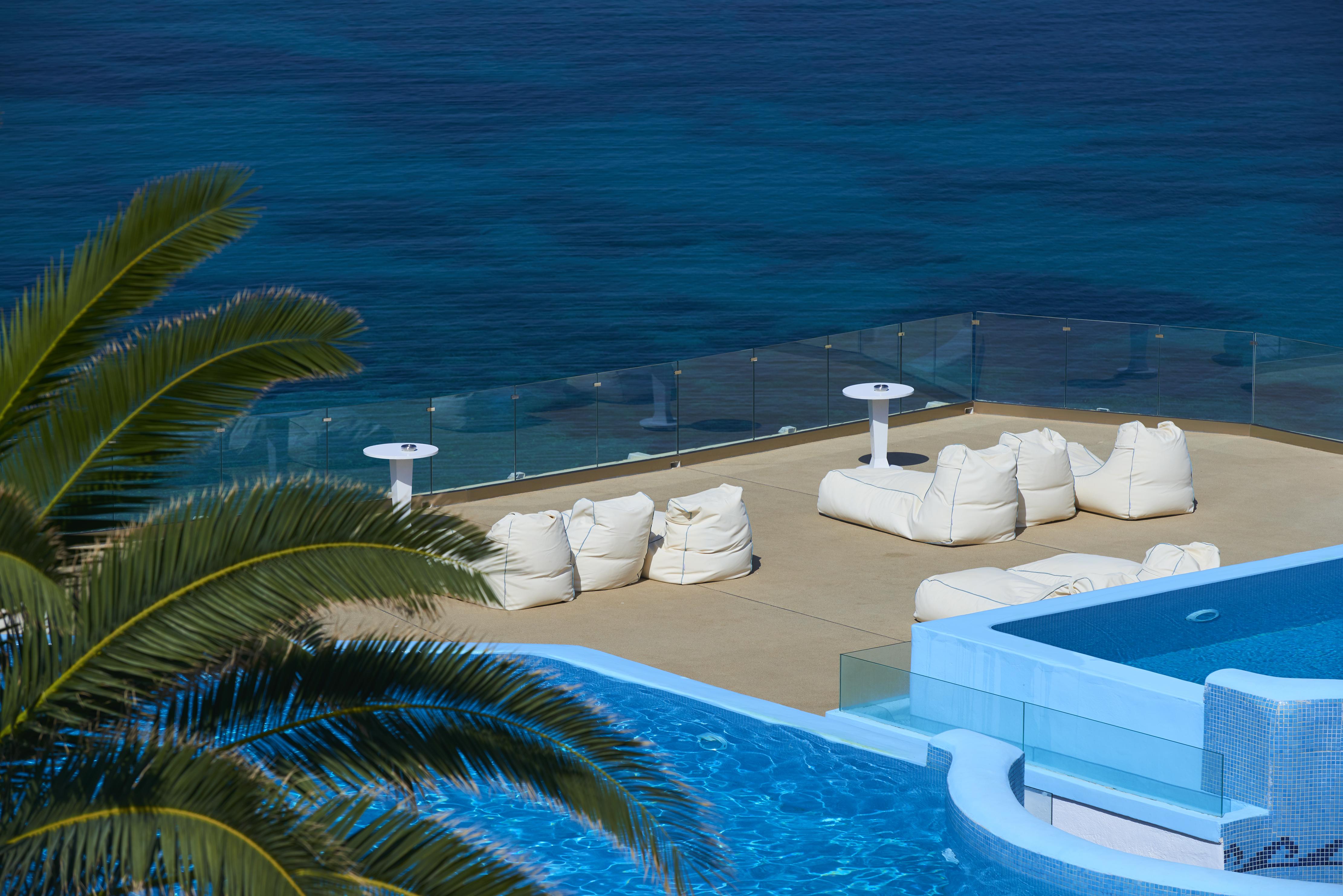 เซนต์จอห์น โฮเต็ล วิลลา แอนด์ สปา Hotel Agios Ioannis Diakoftis ภายนอก รูปภาพ The pool at the hotel