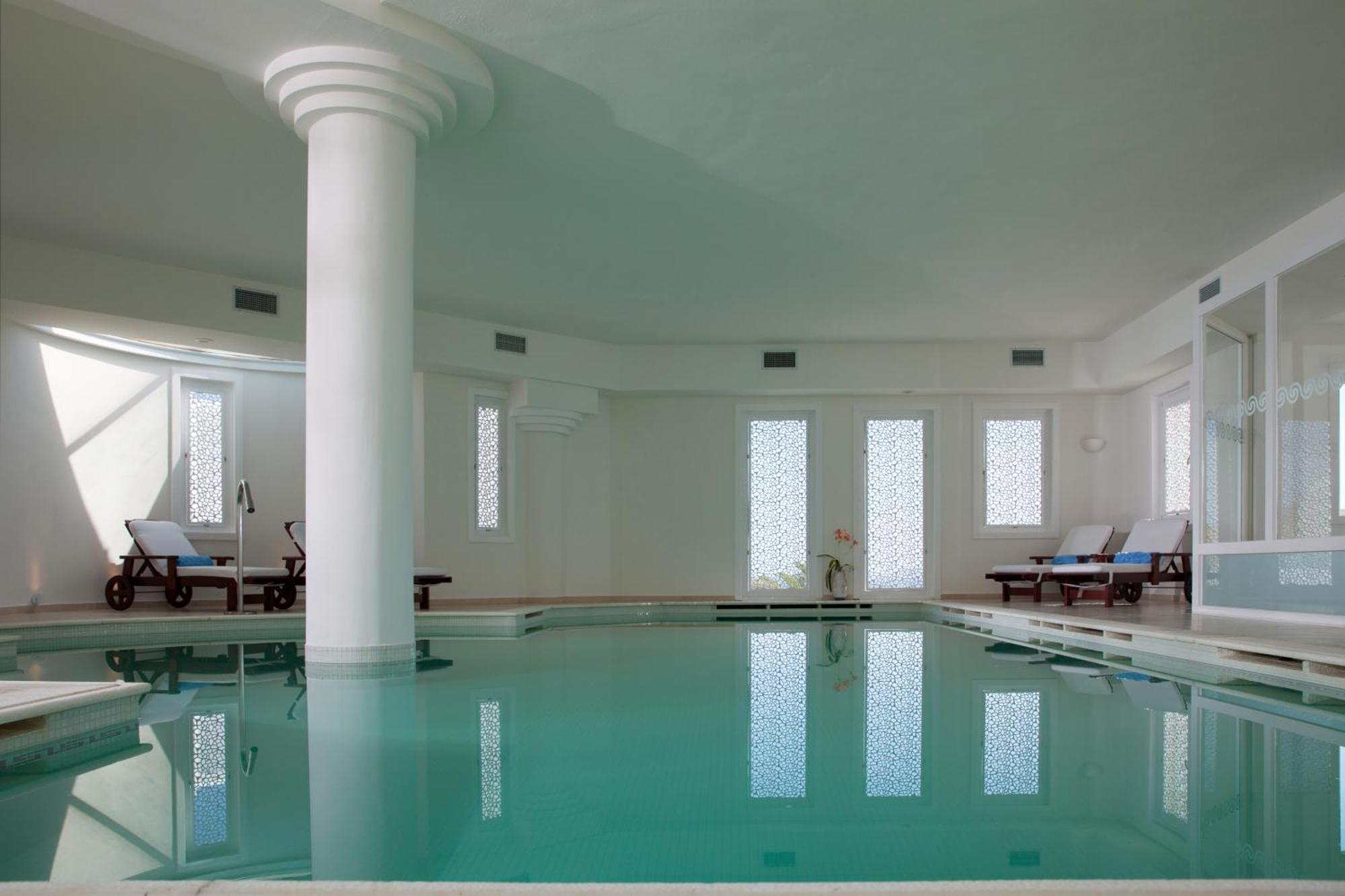 เซนต์จอห์น โฮเต็ล วิลลา แอนด์ สปา Hotel Agios Ioannis Diakoftis ภายนอก รูปภาพ The indoor pool