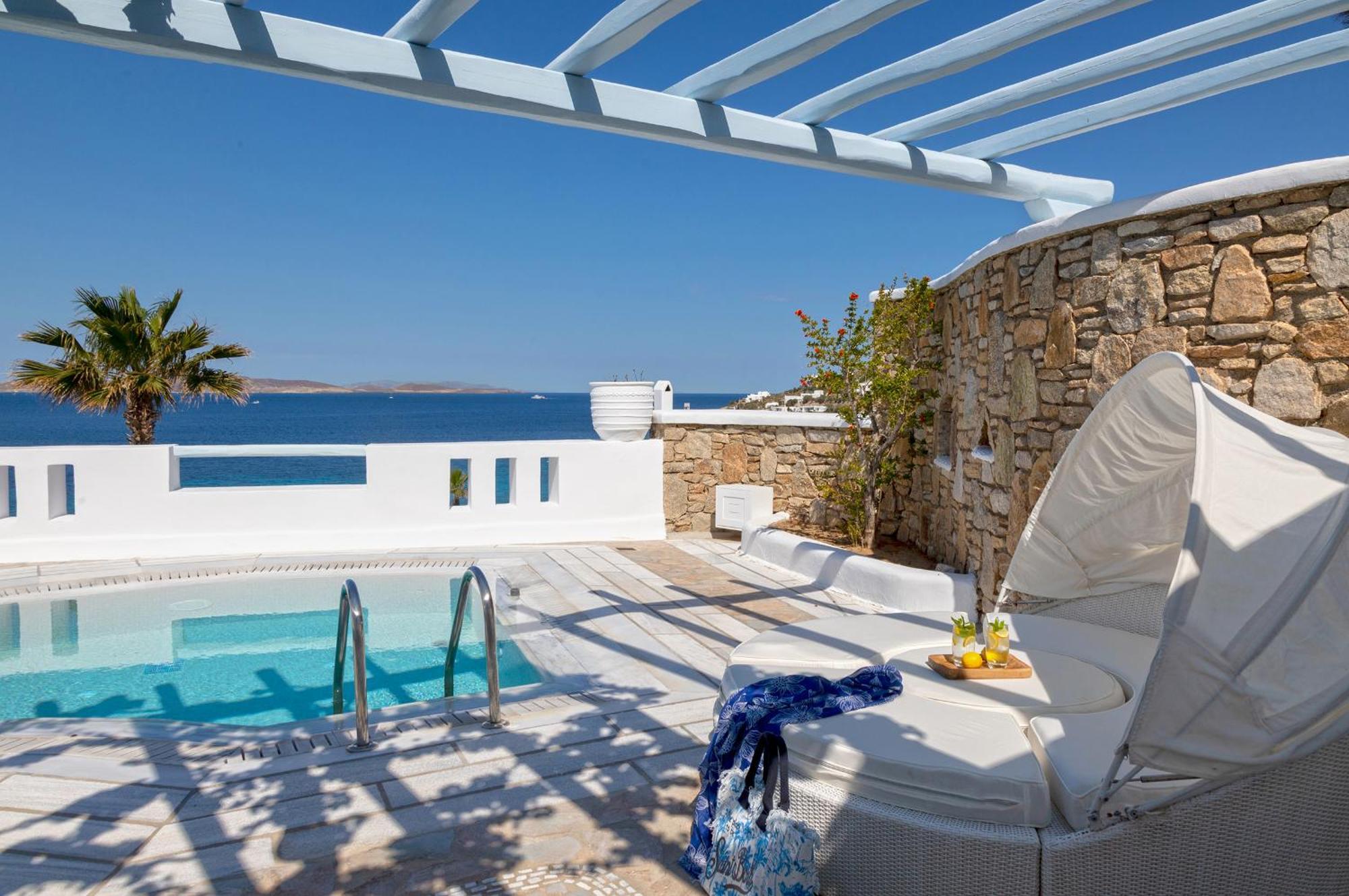 เซนต์จอห์น โฮเต็ล วิลลา แอนด์ สปา Hotel Agios Ioannis Diakoftis ภายนอก รูปภาพ A private pool at a luxury hotel in Mykonos, Greece