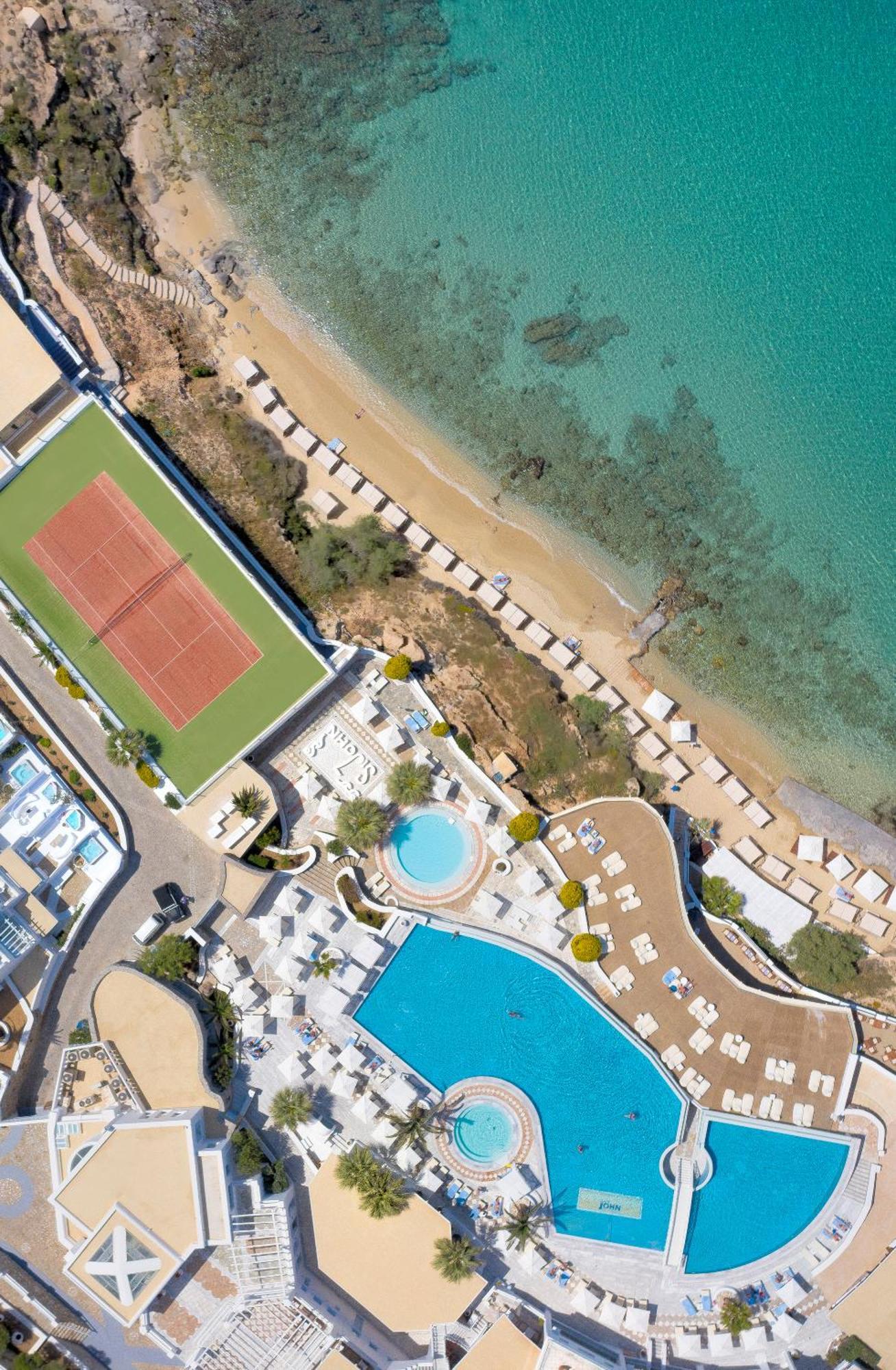 เซนต์จอห์น โฮเต็ล วิลลา แอนด์ สปา Hotel Agios Ioannis Diakoftis ภายนอก รูปภาพ Aerial view of the tennis court