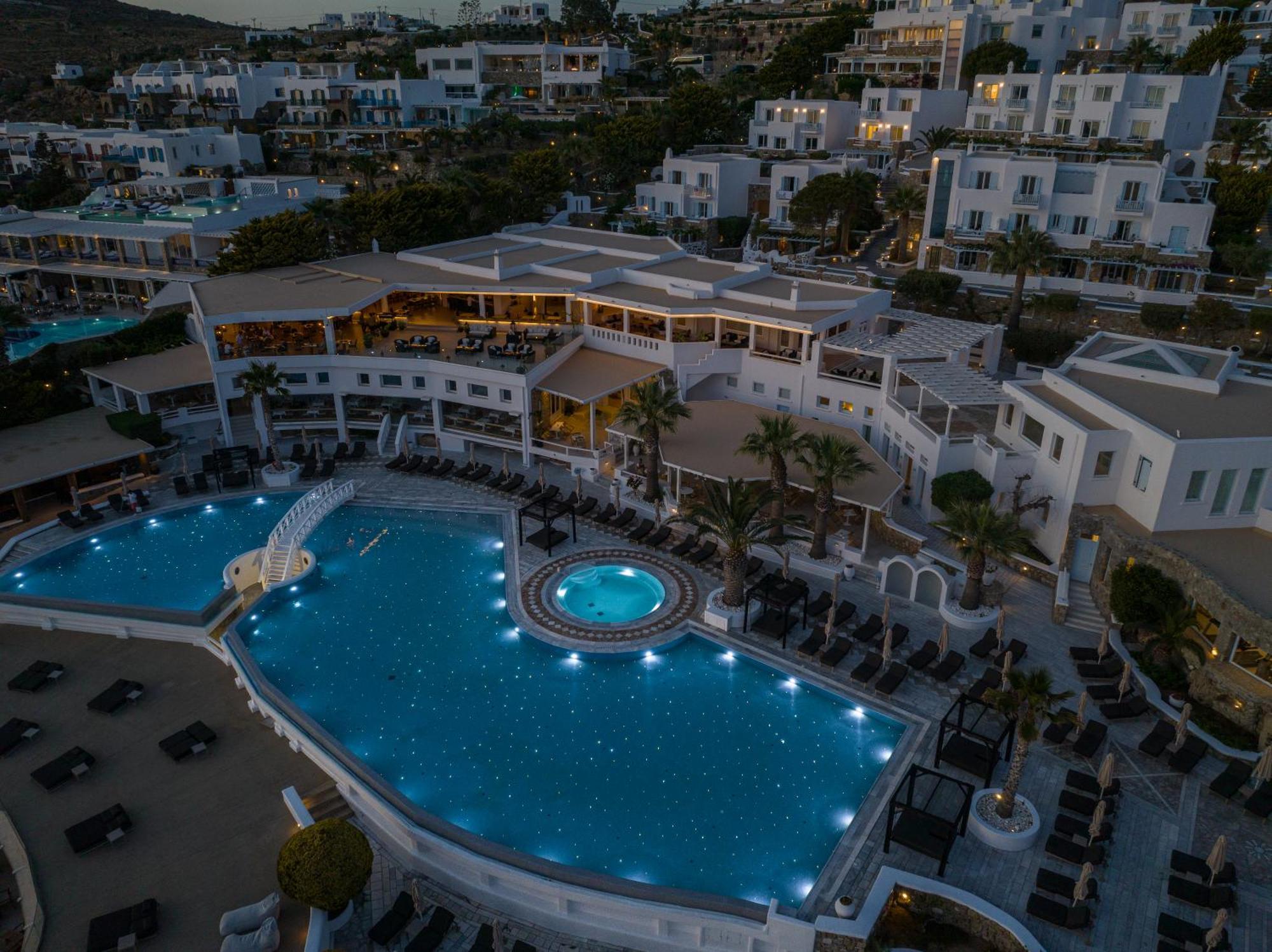เซนต์จอห์น โฮเต็ล วิลลา แอนด์ สปา Hotel Agios Ioannis Diakoftis ภายนอก รูปภาพ Aerial view of the resort