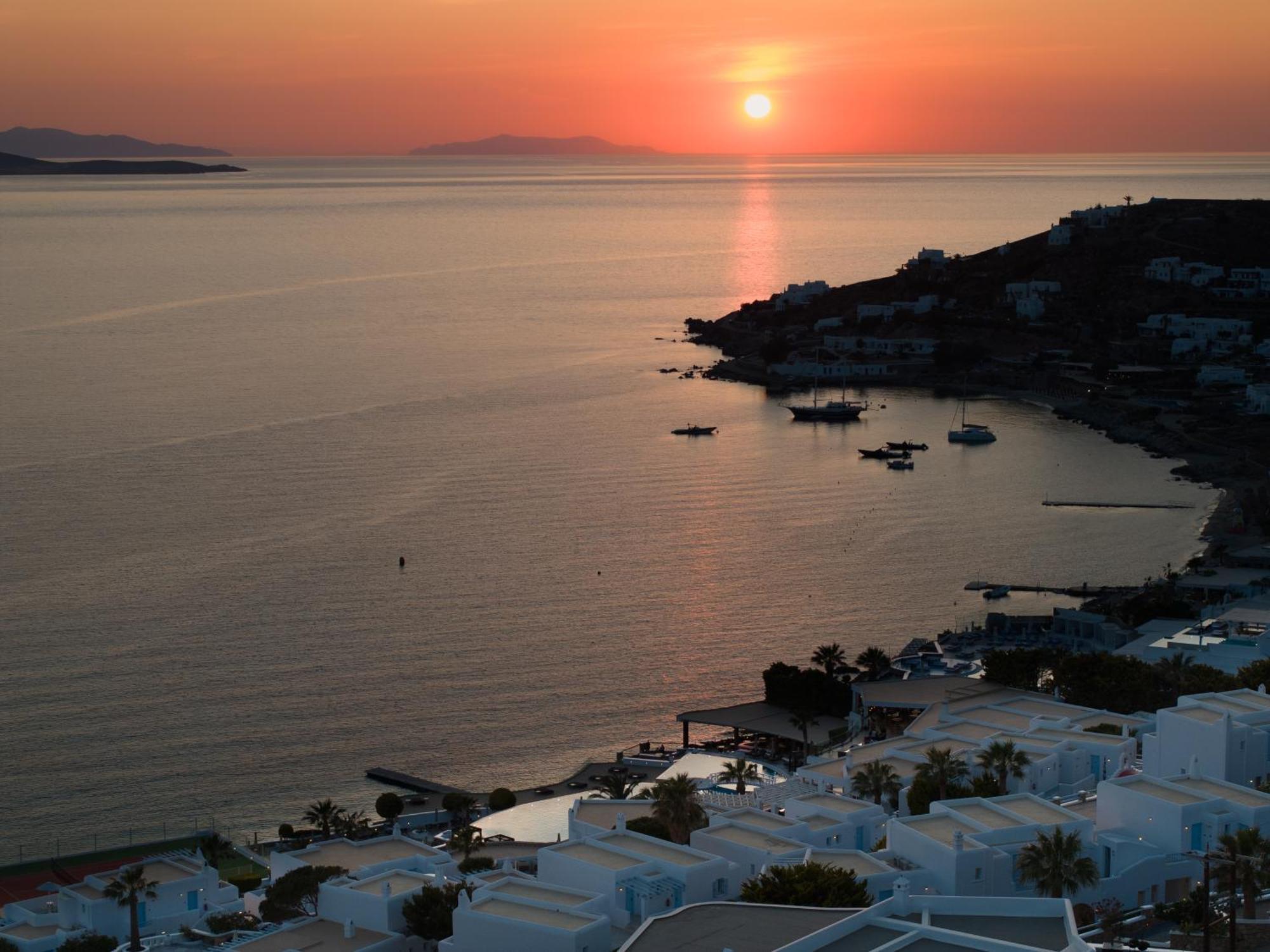 เซนต์จอห์น โฮเต็ล วิลลา แอนด์ สปา Hotel Agios Ioannis Diakoftis ภายนอก รูปภาพ Sunset over Mykonos